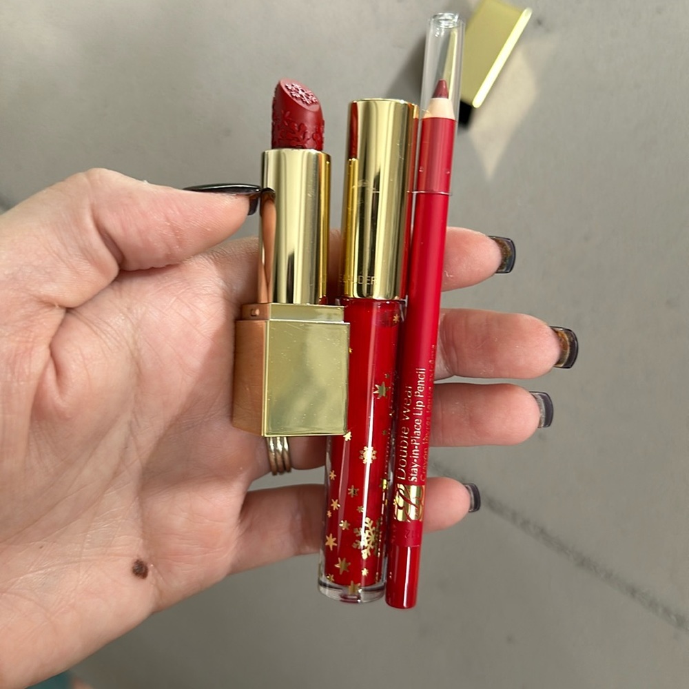 New without box Estée Lauder 3 piece set: pure color envy lipstick 540 immortal